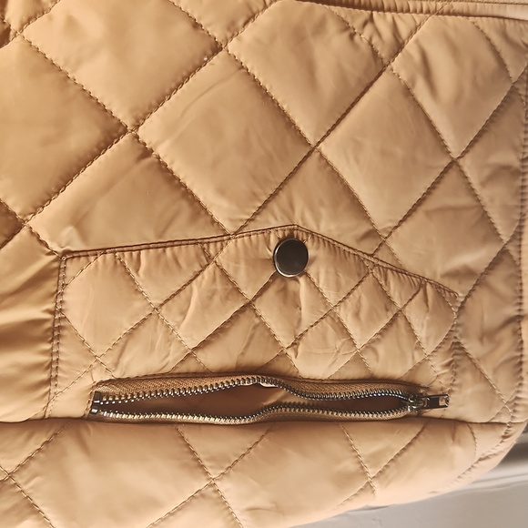 Super cute Vest camel colored sz M - Picture 3 of 3